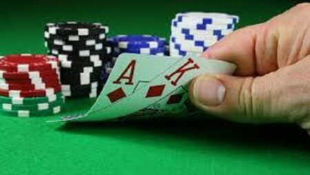 How to Develop a Poker Strategy and Improve Your Skills